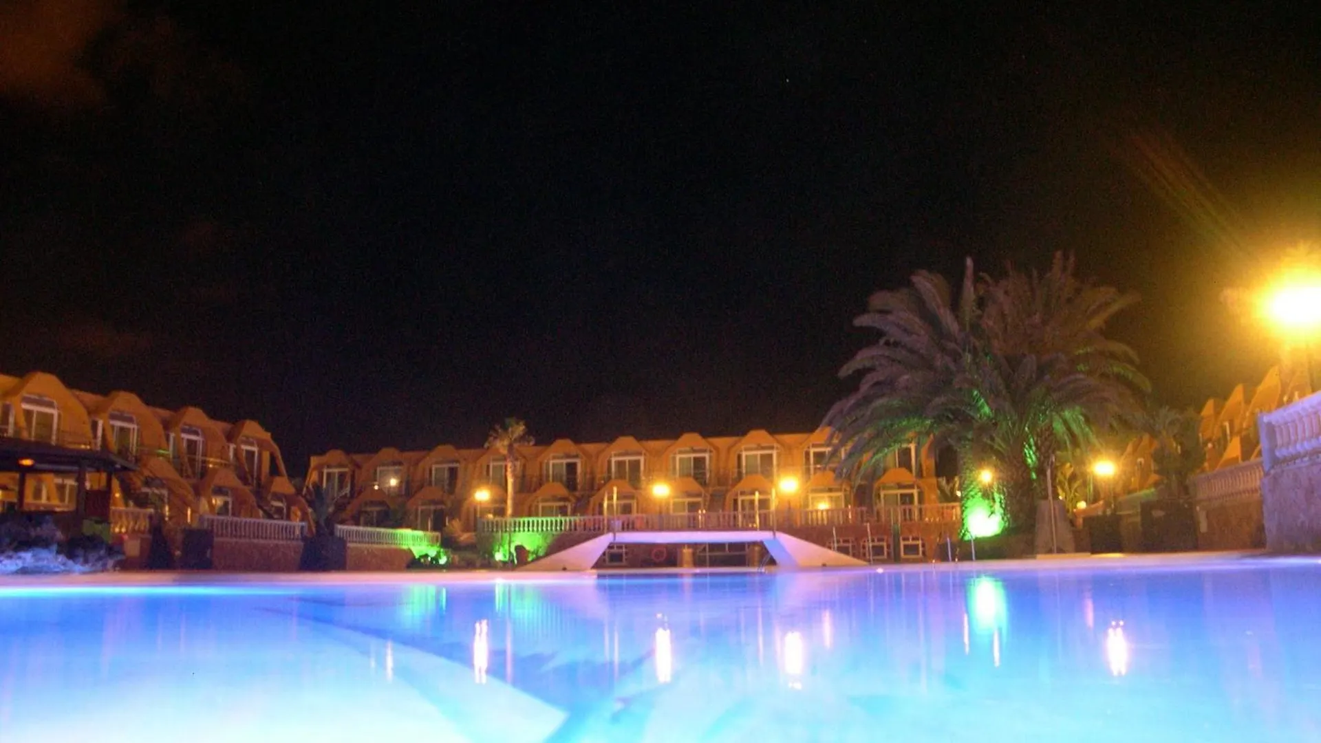Aparthotel La Piramide Costa De Antigua Hiszpania